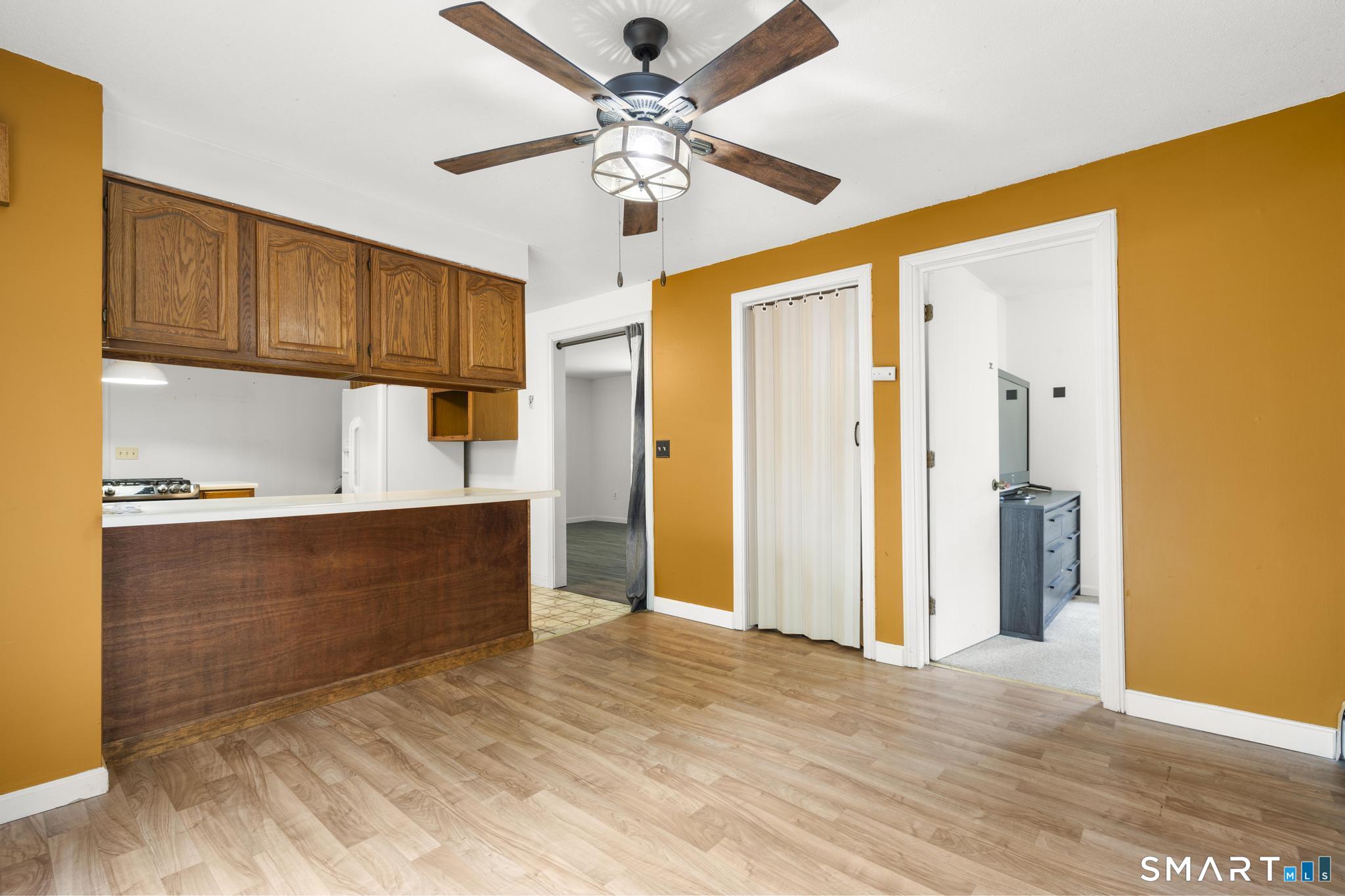 537 George Washington Road Enfield, CT 06082 - Photo 18 of 37