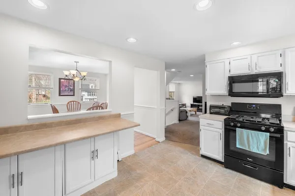 $799,900 | 2 Rhode Island Road, Wilmington, MA 01887