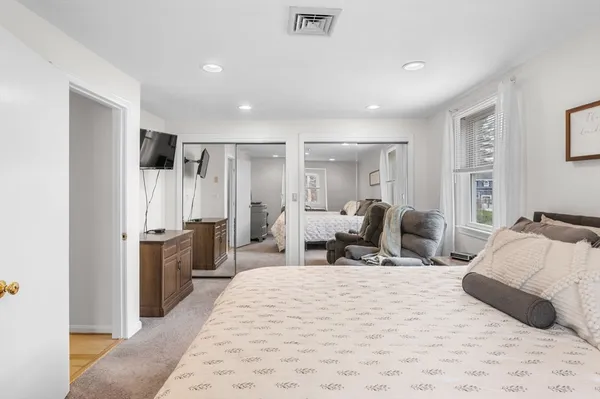 $799,900 | 2 Rhode Island Road, Wilmington, MA 01887