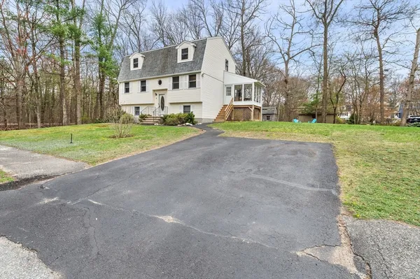$799,900 | 2 Rhode Island Road, Wilmington, MA 01887