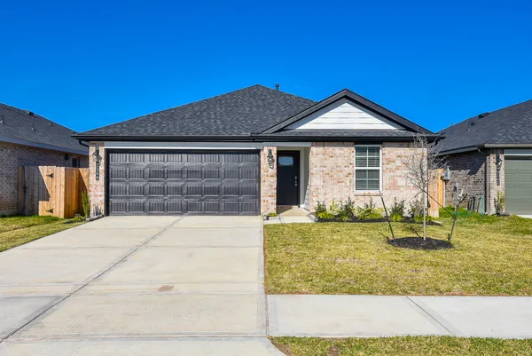 $2,380 | 5146 Sunset Oaks Drive, Fresno, TX 77545
