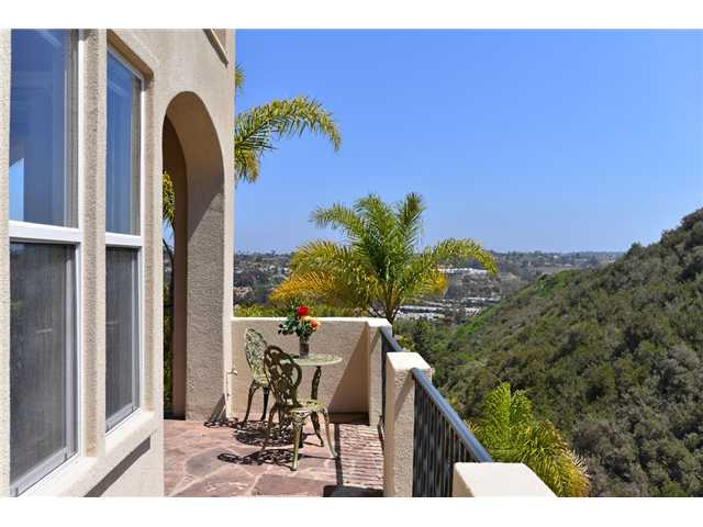 2677 Ridgegate Row La Jolla, CA 92037 - Photo 11 of 24