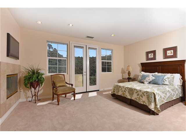 2677 Ridgegate Row La Jolla, CA 92037 - Photo 12 of 24