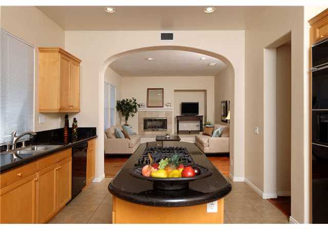 2677 Ridgegate Row La Jolla, CA 92037 - Photo 4 of 24