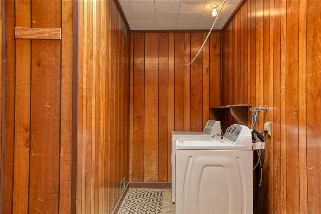 798 Drake Street Cambria, CA 93428 - Photo 32 of 45 a utility room with dryer and washer