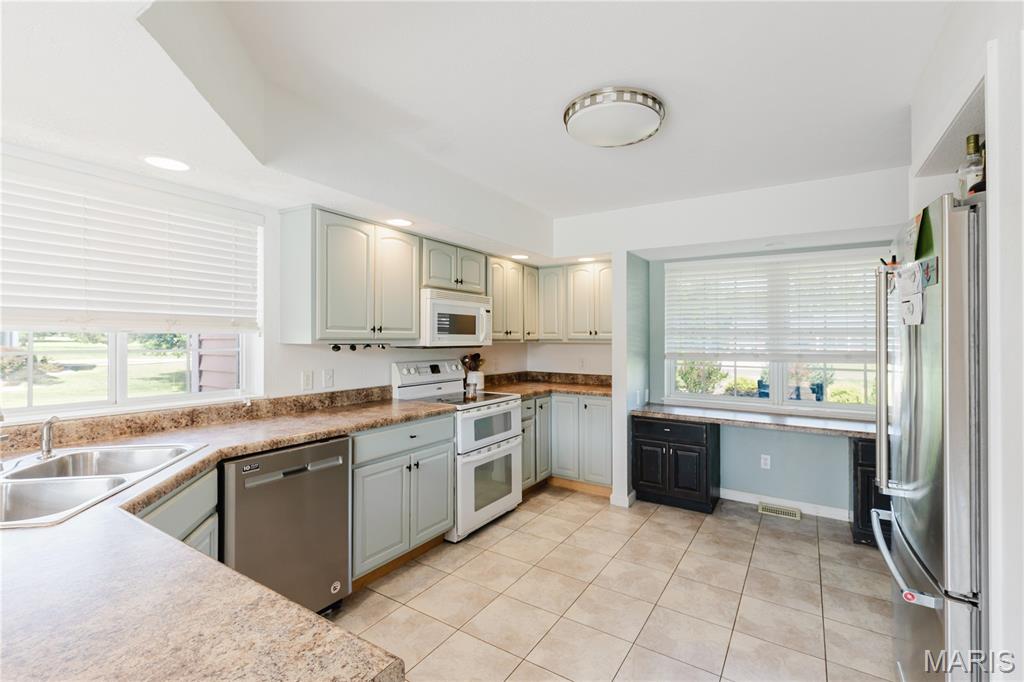 42 Hickory Road Nashville, IL 62263 - Photo 17 of 78