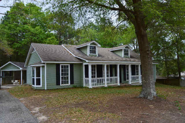 102 Vermell Circle Daphne, AL 36526 - Photo 2 of 8 Side Pic and Carport