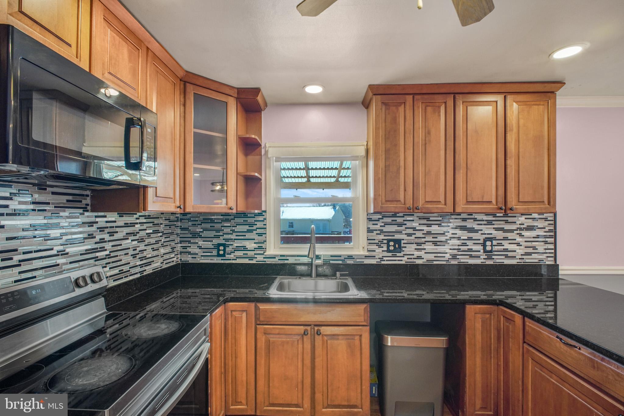 13218 Kurtz Road Woodbridge, VA 22193 - Photo 11 of 36