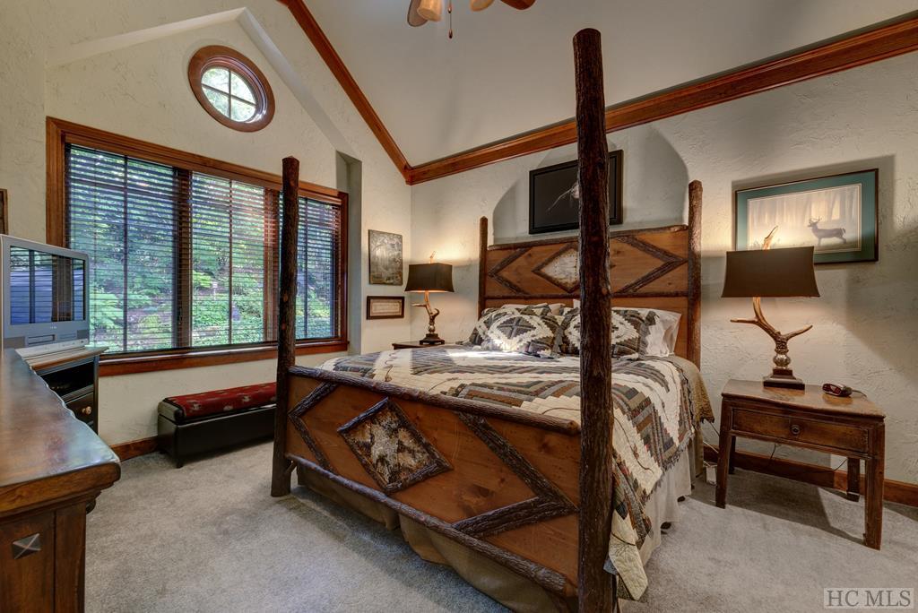 143 Running Fox Road Sapphire, NC 28774 - Photo 22 of 38 Gallery Image 22
