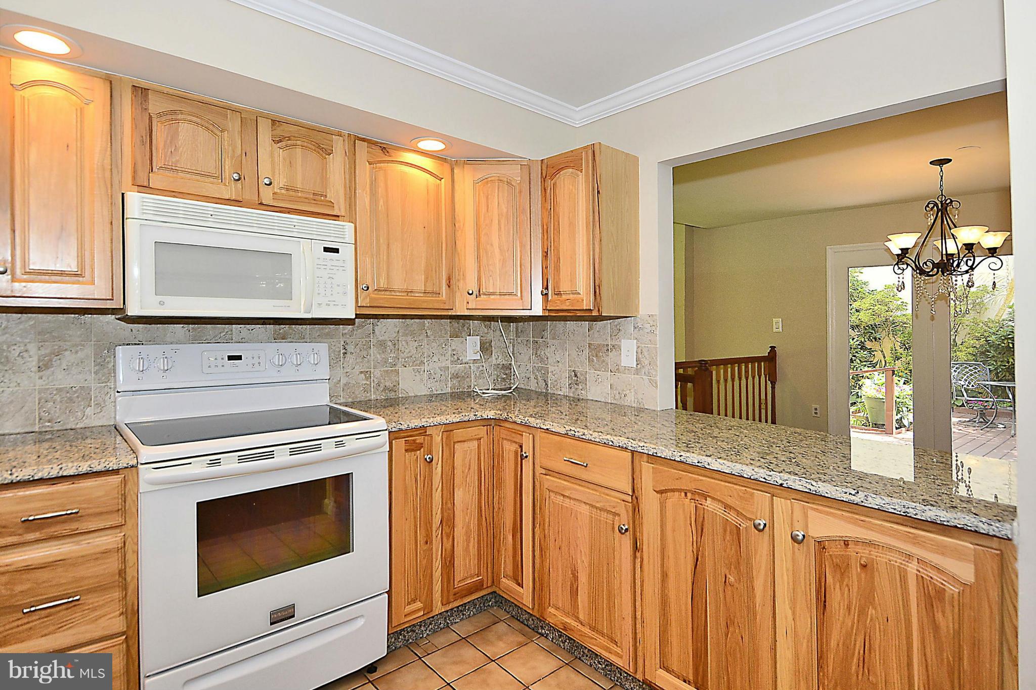 11652 Mediterranean Court Reston, VA 20190 - Photo 8 of 30 Kitchen