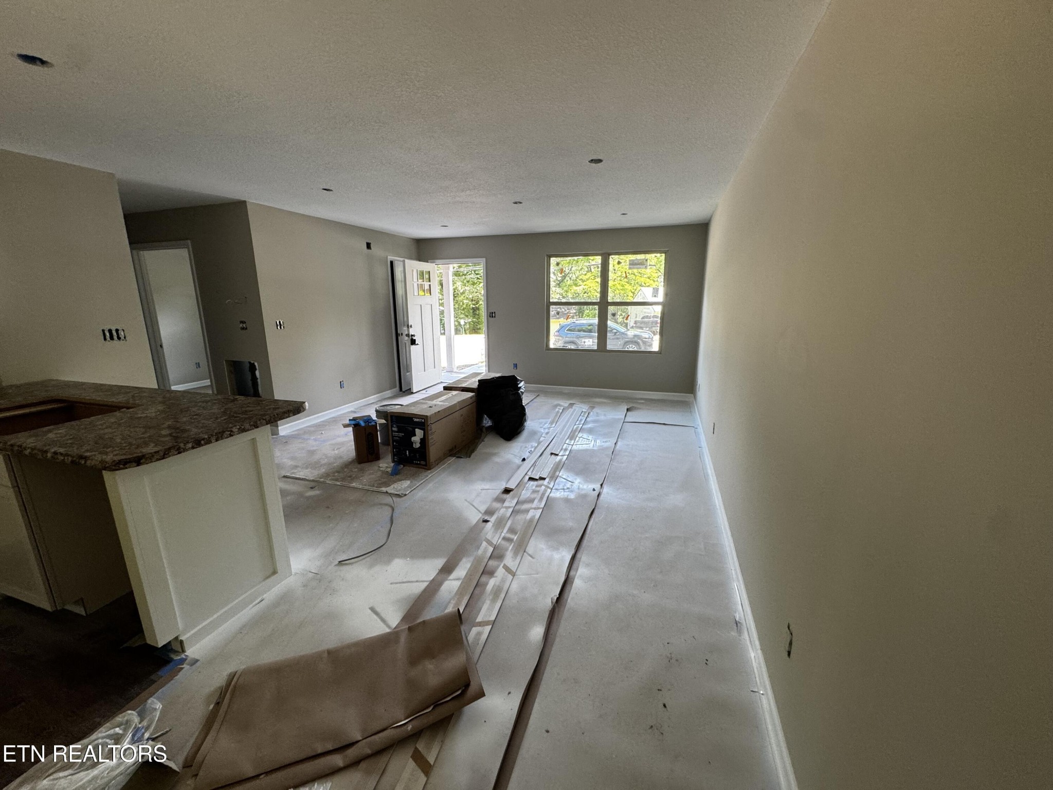 121 Jonathan Lane Oak Ridge, TN 37830 - Photo 4 of 12 Gallery Image 4