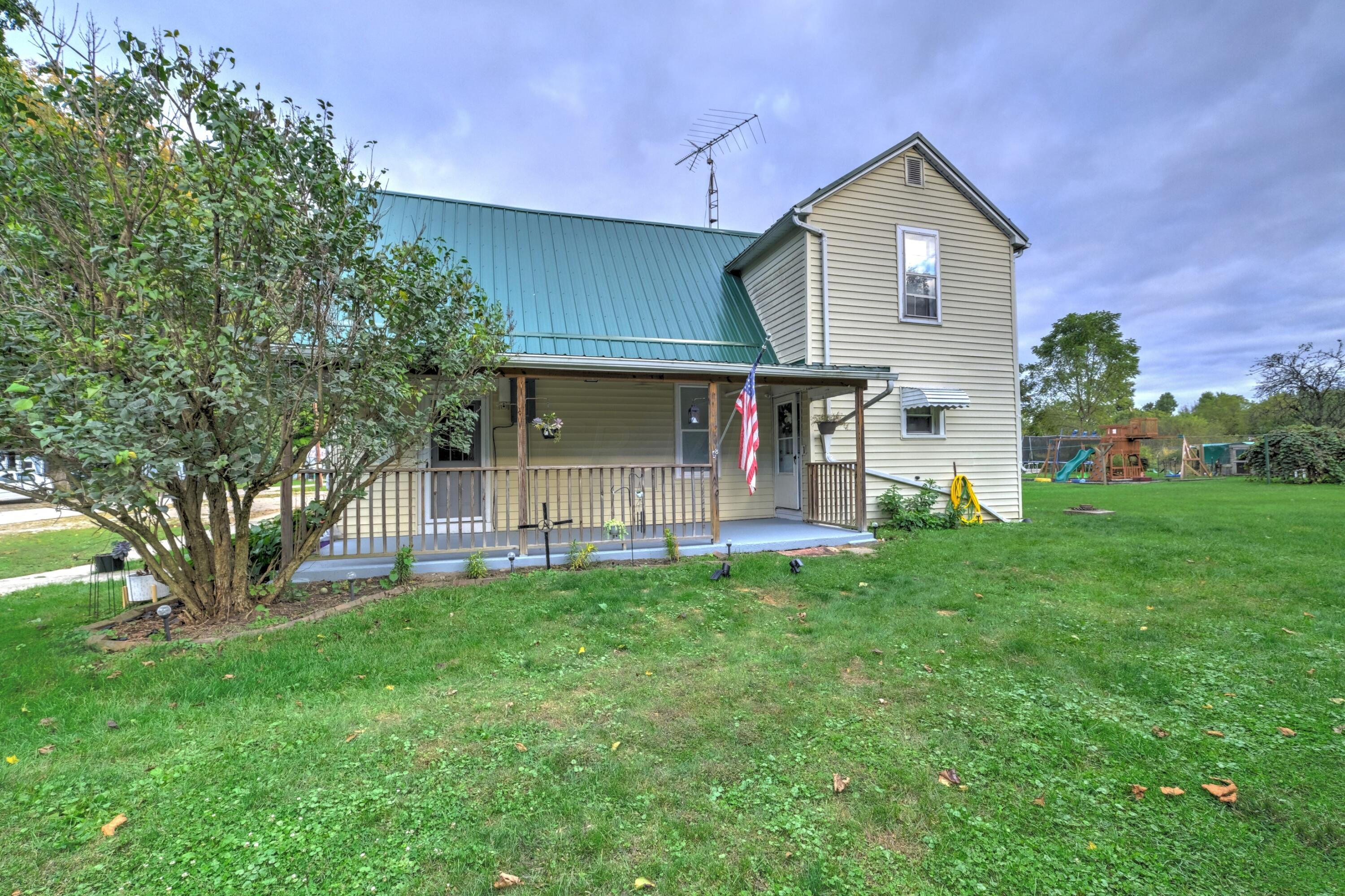 211 Cook Street Nevada, OH 44849 - Photo 7 of 36 Side View