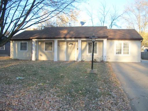 31 Surrey Road Montgomery, IL 60538 - Photo 1 of 1 a front view of a house with a yard