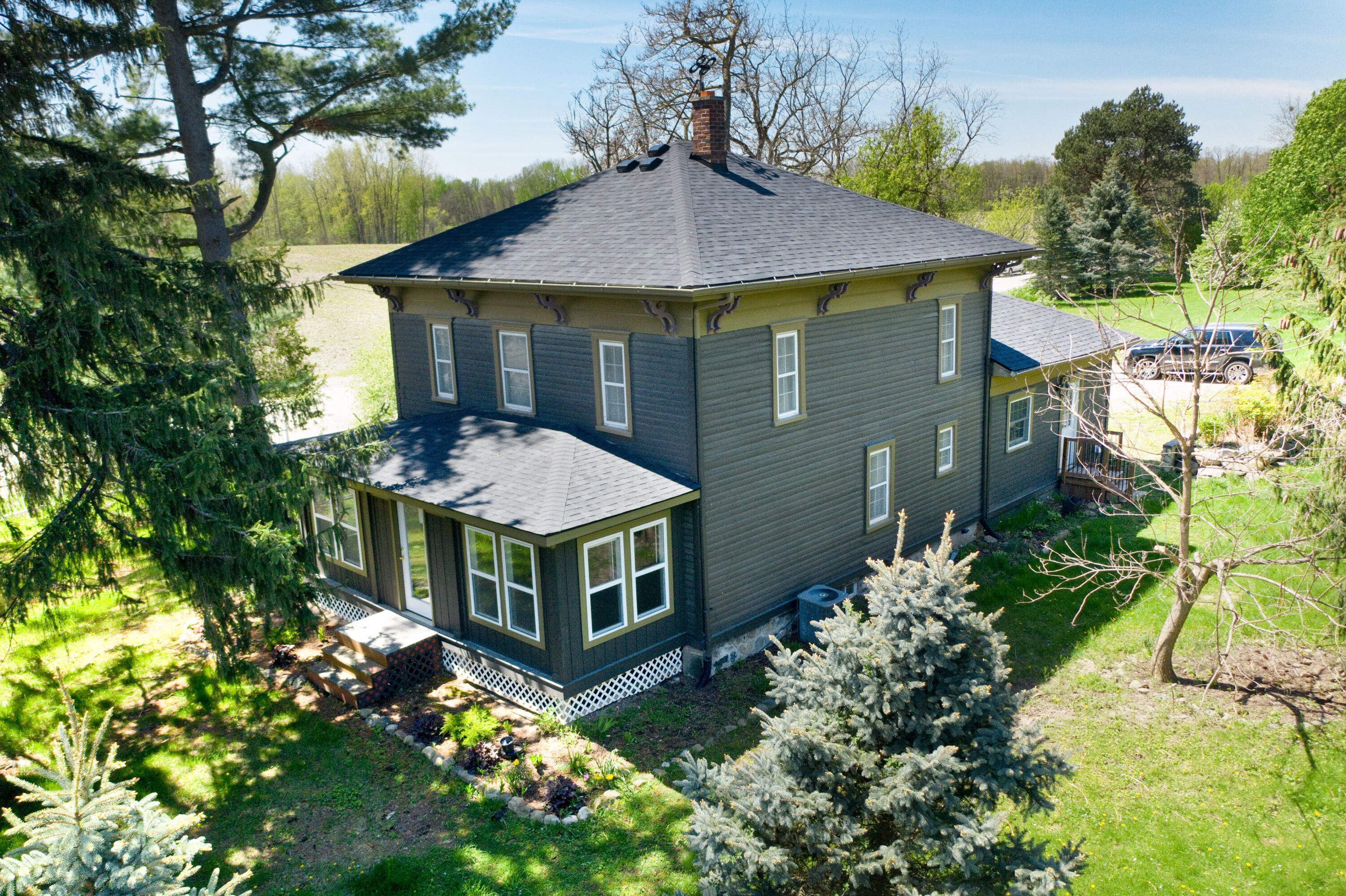 22 West Allen Road Howell, MI 48855 - Photo 2 of 43 Exterior Oak Grove Side