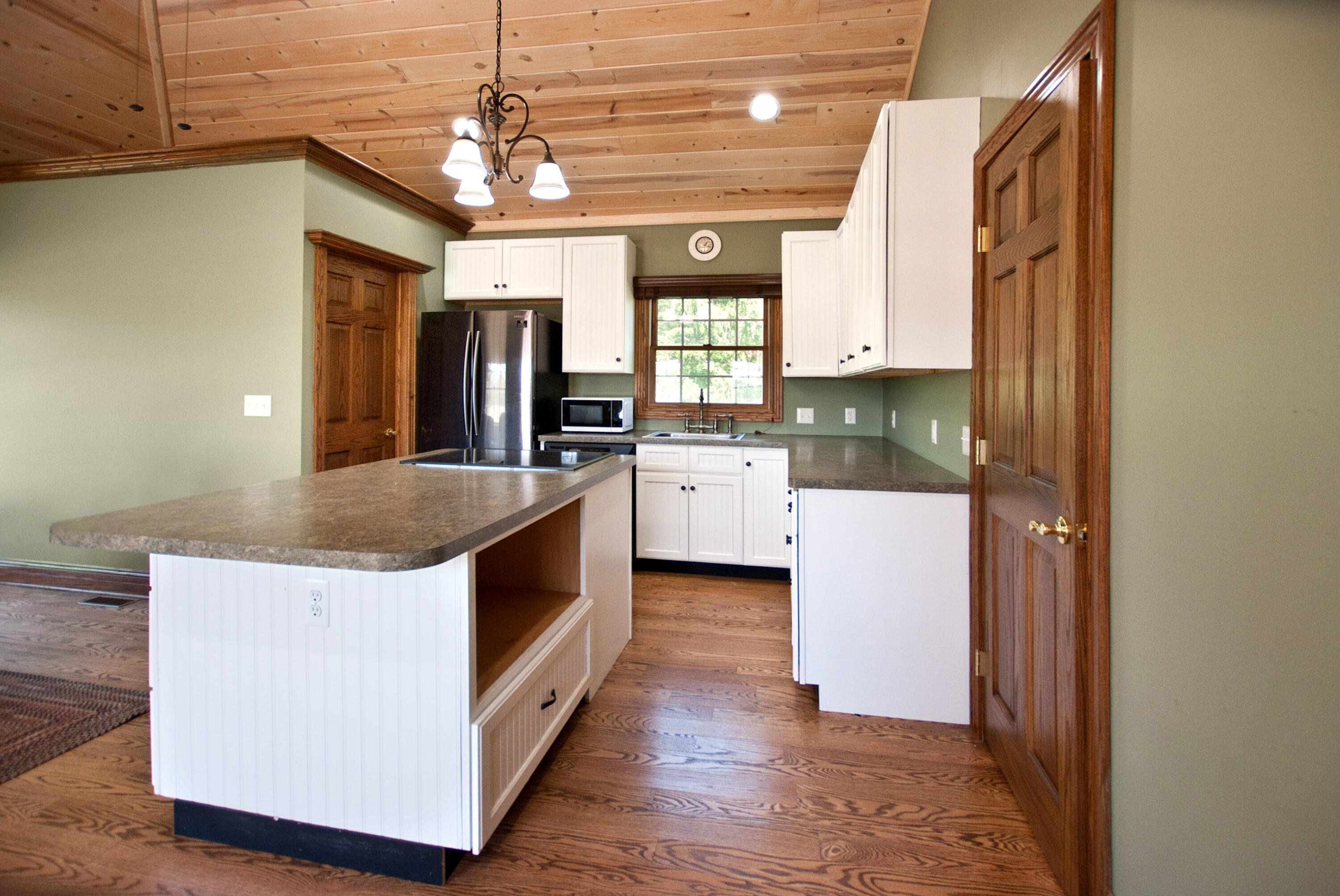22 West Allen Road Howell, MI 48855 - Photo 8 of 43 Kitchen3 (10)