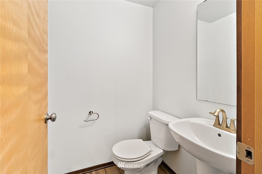 417 North 46th Street, Unit B Seattle, WA 98103 - Photo 14 of 24 Gallery Image 14