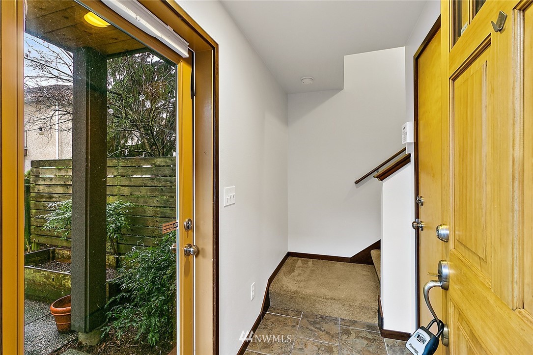 417 North 46th Street, Unit B Seattle, WA 98103 - Photo 18 of 24 Gallery Image 18