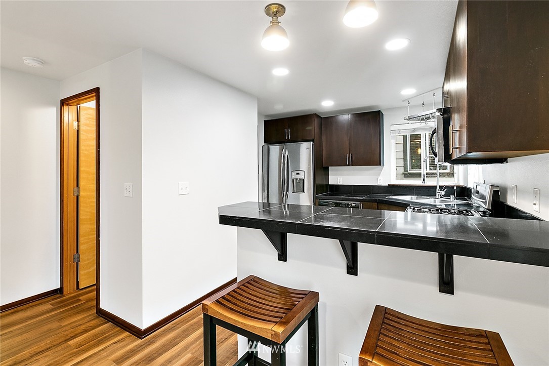 417 North 46th Street, Unit B Seattle, WA 98103 - Photo 8 of 24 Gallery Image 8