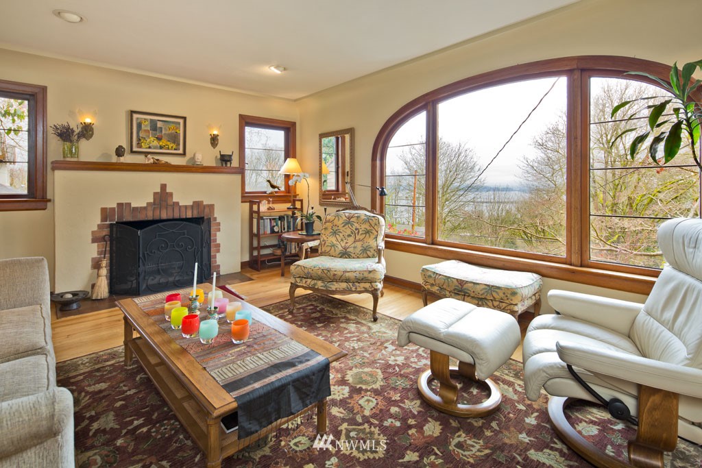 3322 East Terrace Street Seattle, WA 98122 - Photo 3 of 15