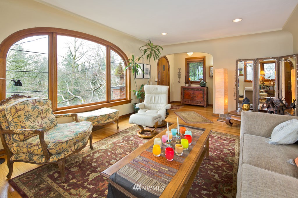 3322 East Terrace Street Seattle, WA 98122 - Photo 4 of 15