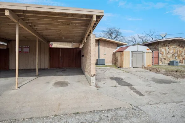 $475,000 | 13416 Blossomheath Lane, Unit 13418, Dallas, TX 75240