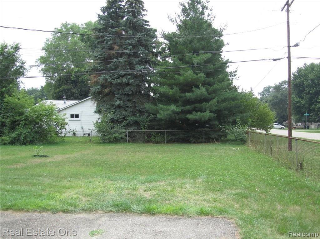 2812 Culbertson Avenue Rochester, MI 48307 - Photo 6 of 22 Backyard