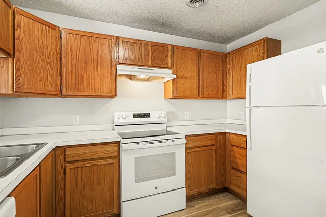 $212,000 | 13179 Murdock Terrace, Eden Prairie, MN 55347