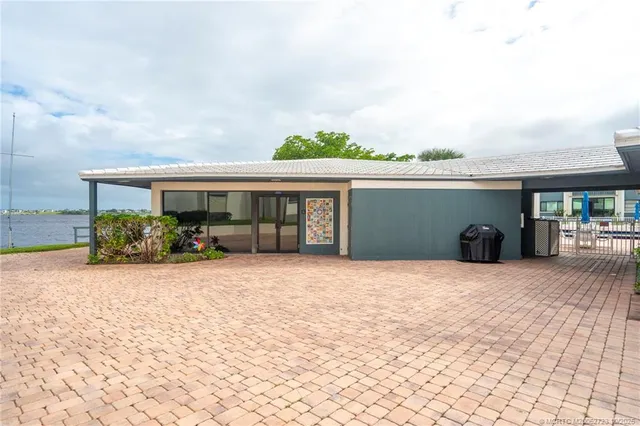 $1,750 | 175 Southeast St Lucie Boulevard, Unit H185, Stuart, FL 34996