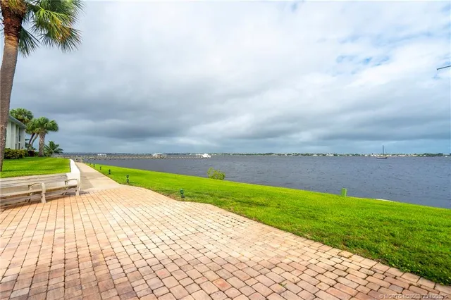 $1,750 | 175 Southeast St Lucie Boulevard, Unit H185, Stuart, FL 34996