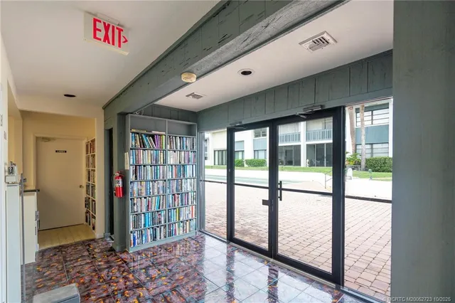 $1,750 | 175 Southeast St Lucie Boulevard, Unit H185, Stuart, FL 34996