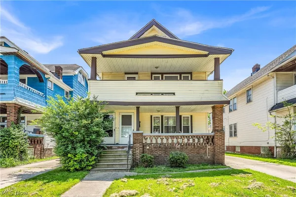 $950 | 10106 Greenview Avenue, Unit 2/UP, Cleveland, OH 44125
