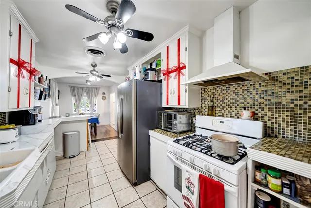 $1,100,000 | 6933 Etiwanda Avenue, Reseda, CA 91335