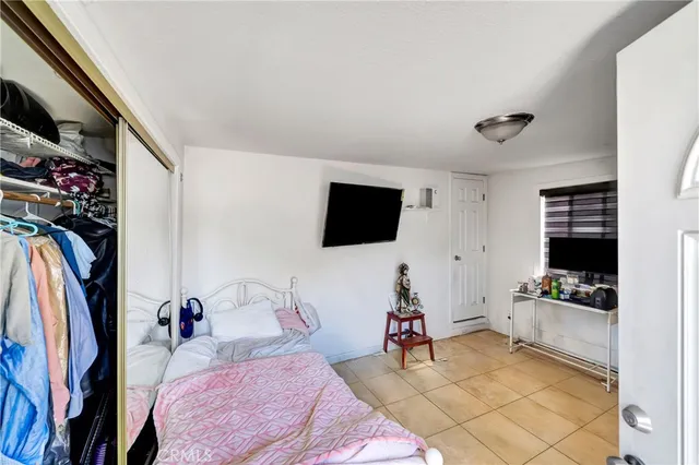 $1,100,000 | 6933 Etiwanda Avenue, Reseda, CA 91335