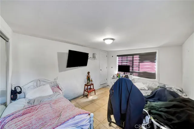 $1,100,000 | 6933 Etiwanda Avenue, Reseda, CA 91335