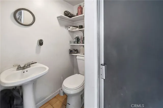 $1,100,000 | 6933 Etiwanda Avenue, Reseda, CA 91335