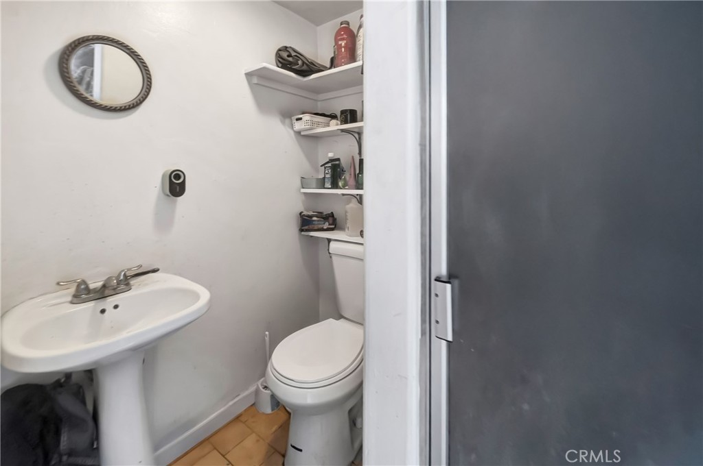 6933 Etiwanda Avenue Reseda, CA 91335 - Photo 32 of 34