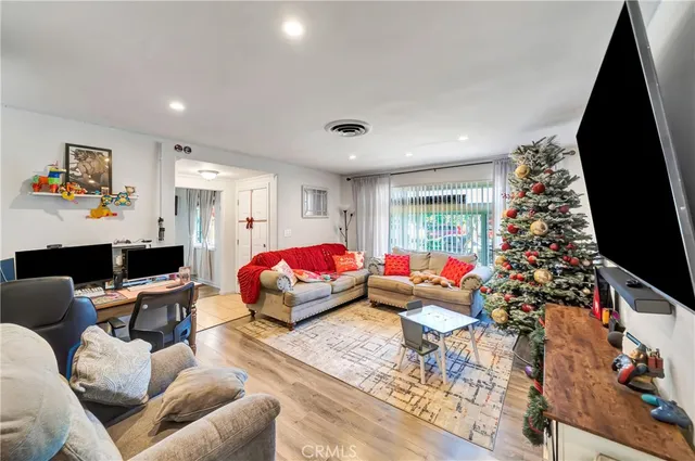 $1,100,000 | 6933 Etiwanda Avenue, Reseda, CA 91335