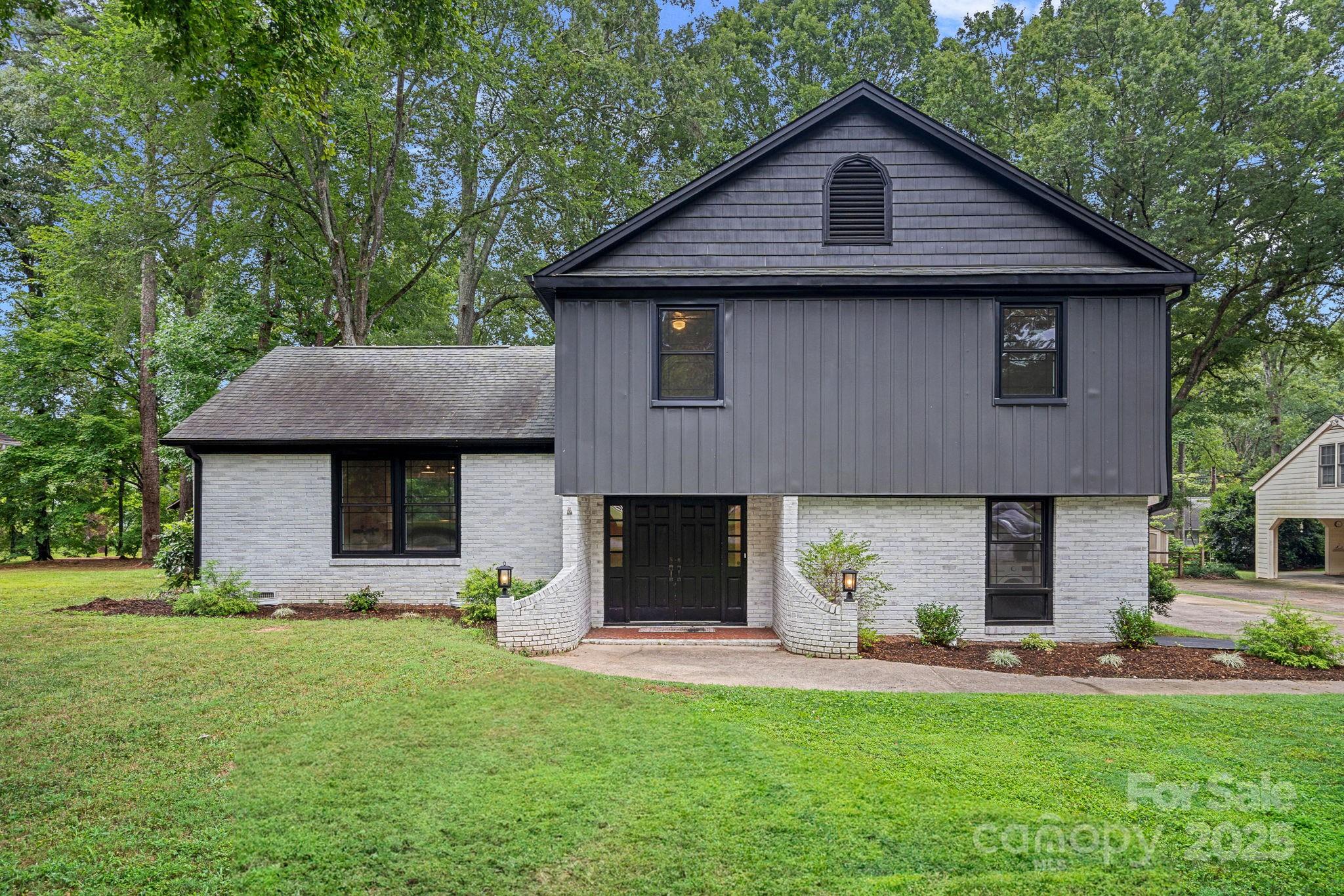1108 Braeburn Road Charlotte, NC 28211 - Photo 2 of 31 Gallery Image 2