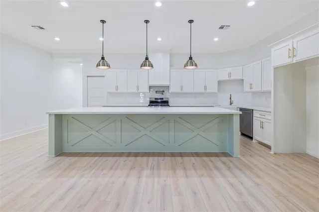 $2,500 | 927 Magdalena Street, Sulphur, LA 70663