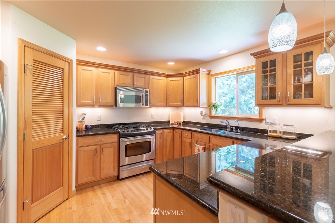 5057 Sand Road Bellingham, WA 98226 - Photo 12 of 24