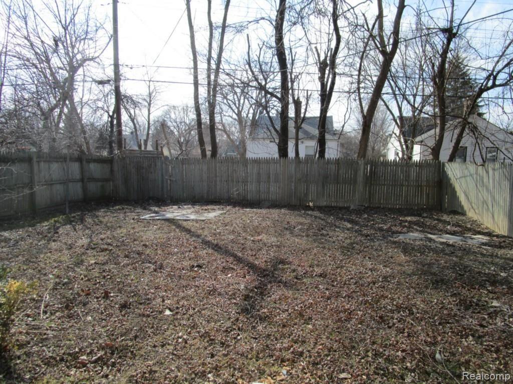 3550 Williams Street Inkster, MI 48141 - Photo 14 of 14 BACKYARD.jpg
