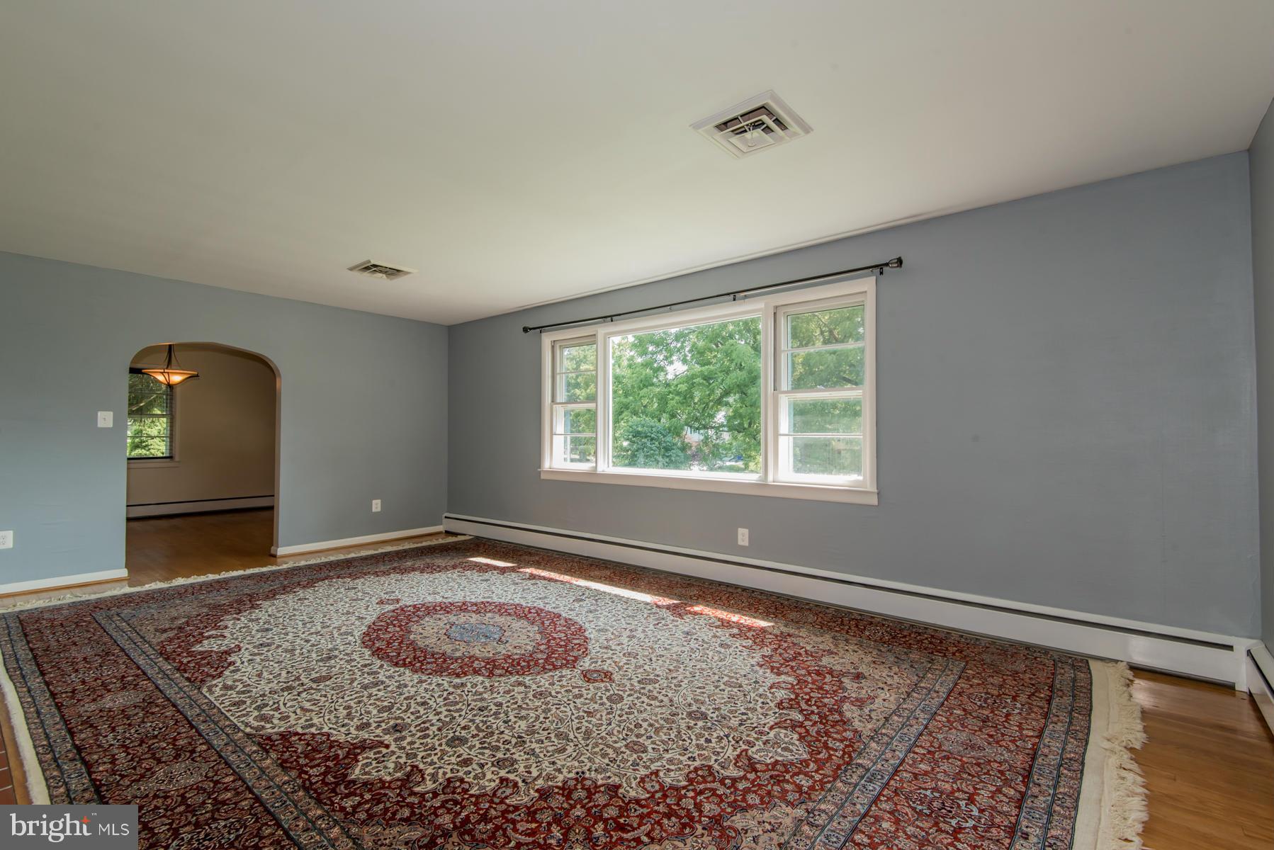 9202 Waycross Road Ellicott City, MD 21042 - Photo 11 of 30 Living Room