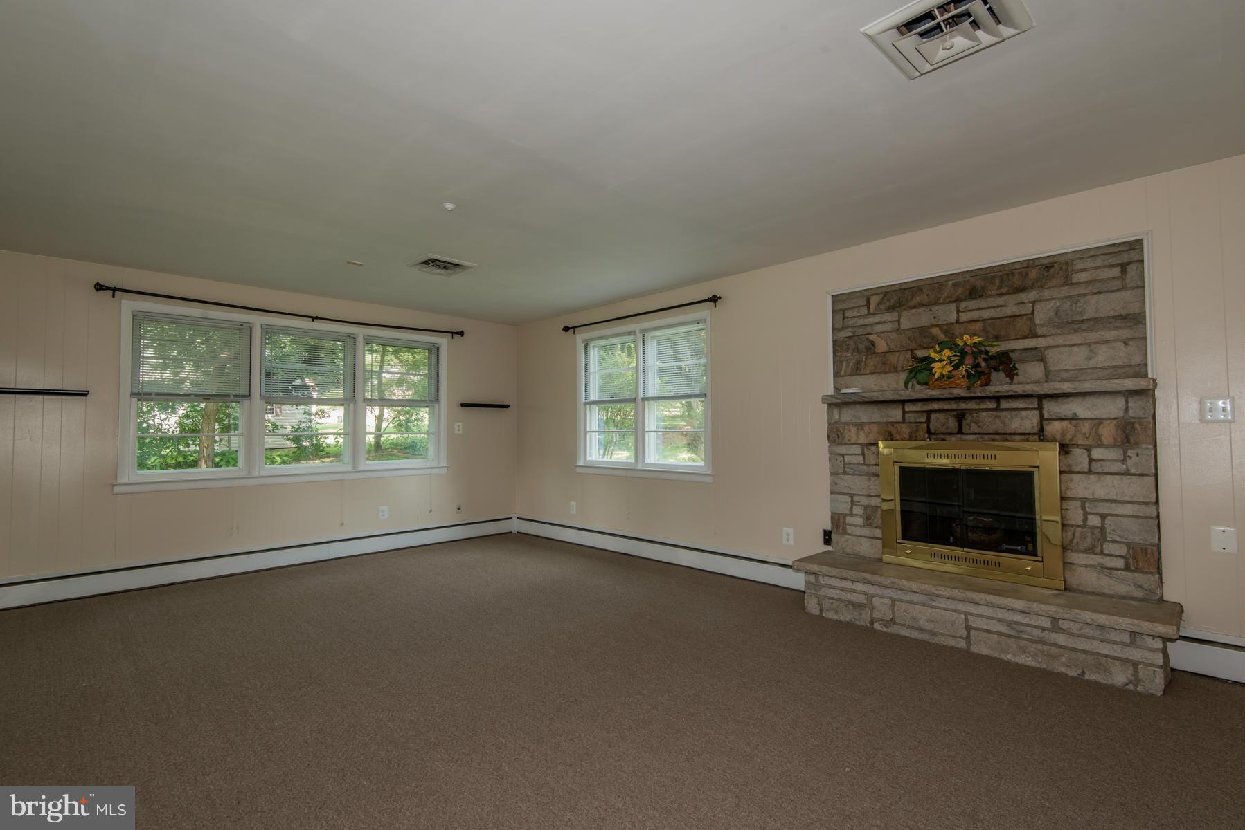 9202 Waycross Road Ellicott City, MD 21042 - Photo 3 of 30 Family Room