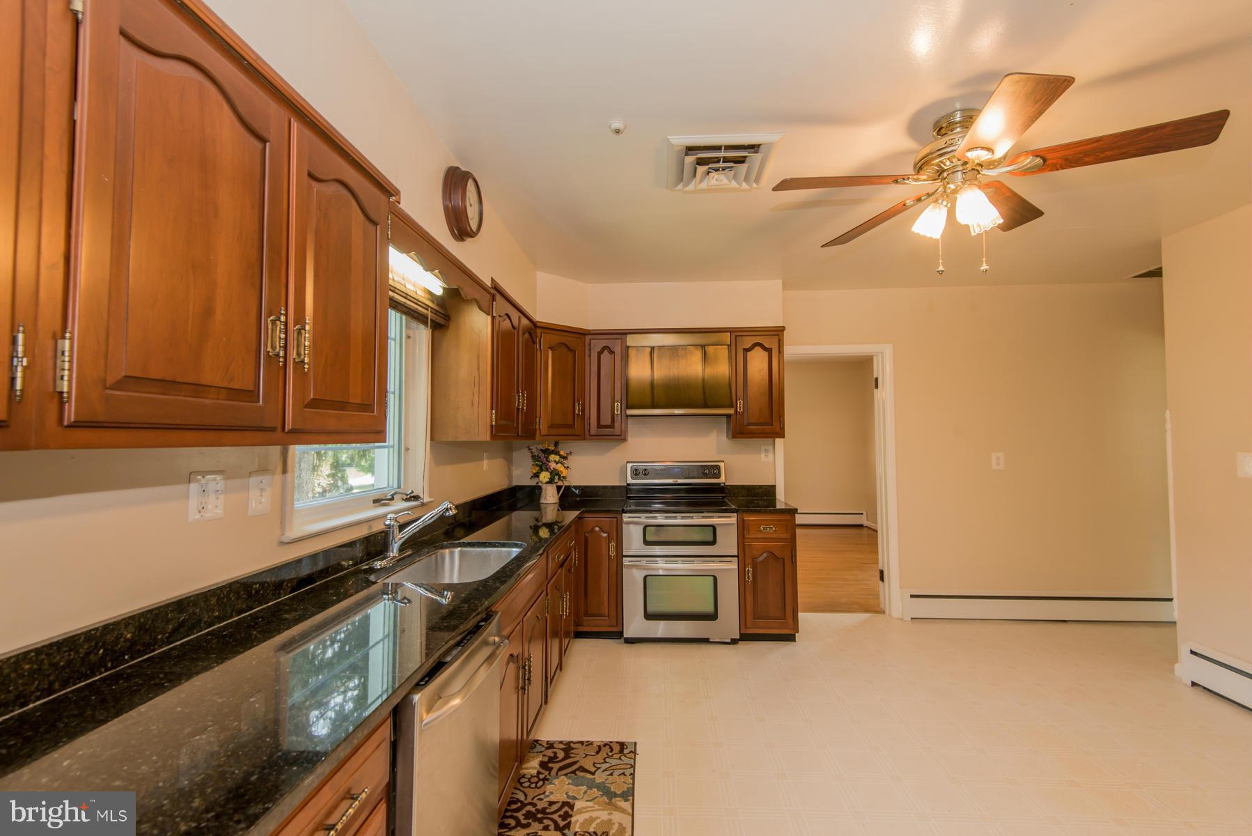 9202 Waycross Road Ellicott City, MD 21042 - Photo 7 of 30 Kitchen