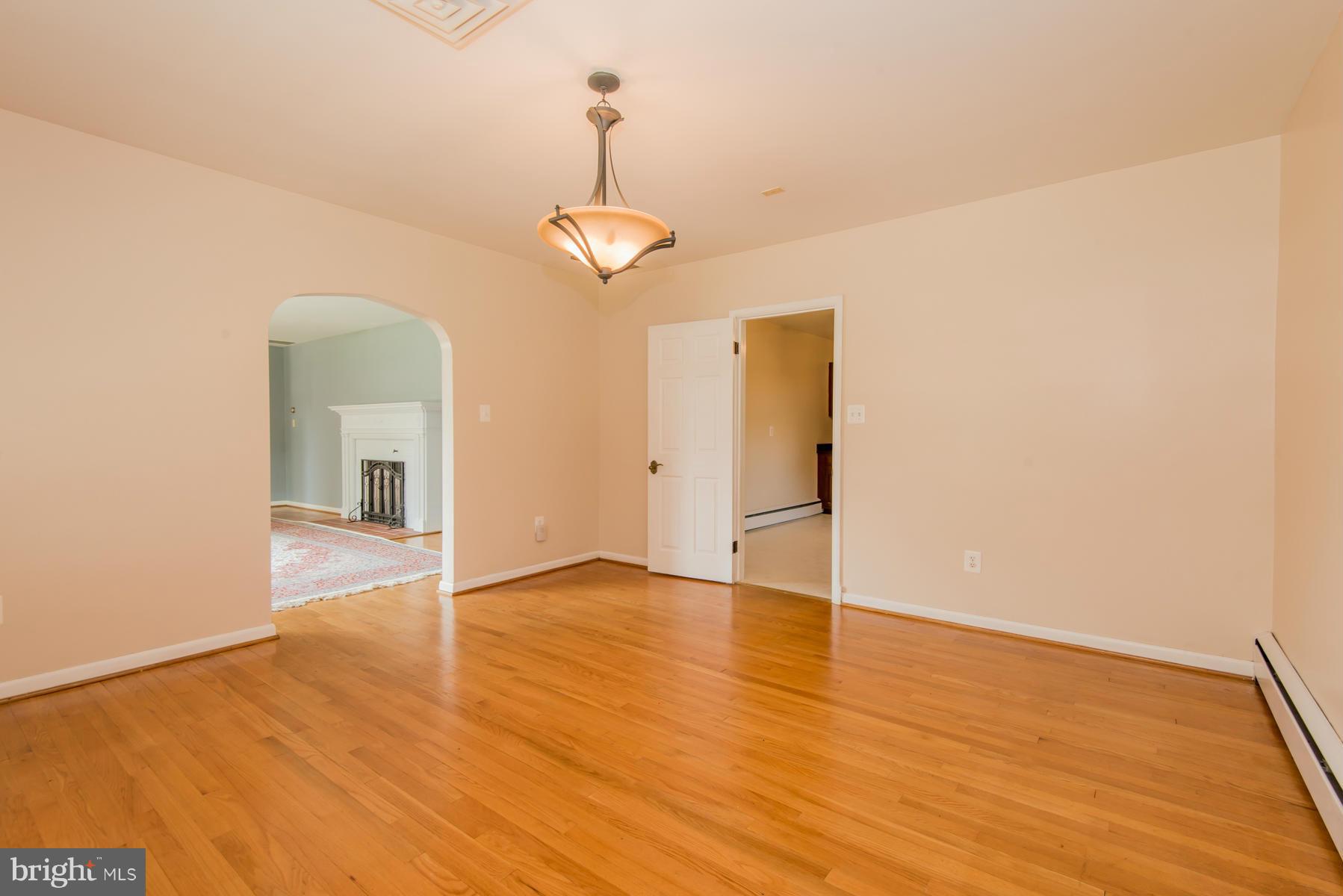 9202 Waycross Road Ellicott City, MD 21042 - Photo 9 of 30 Dining Room