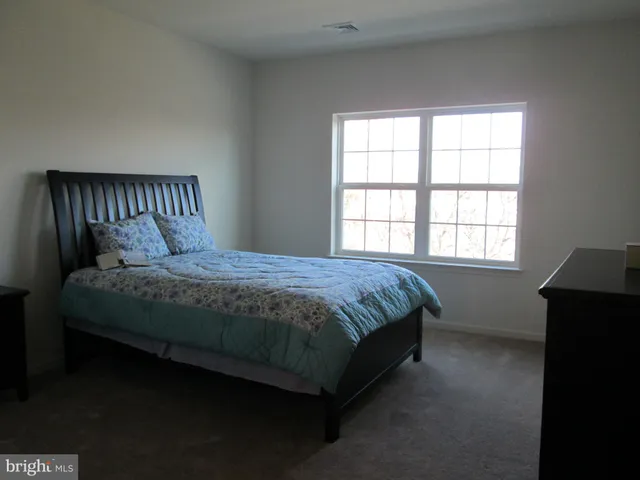 $2,100 | 113 Legacy Boulevard, Unit 204, Sinking Spring, PA 19608