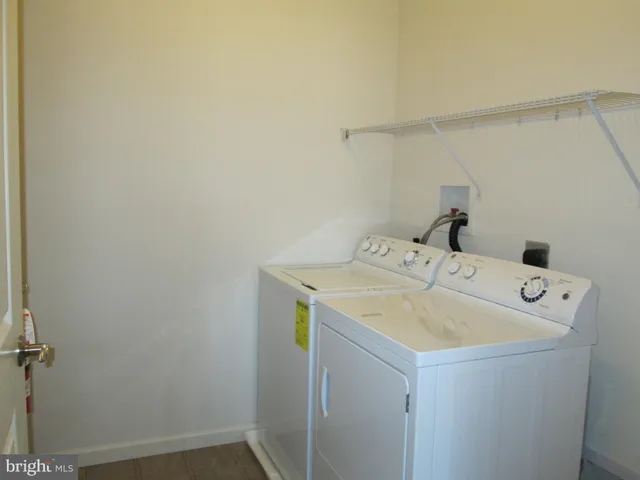 $2,100 | 113 Legacy Boulevard, Unit 204, Sinking Spring, PA 19608