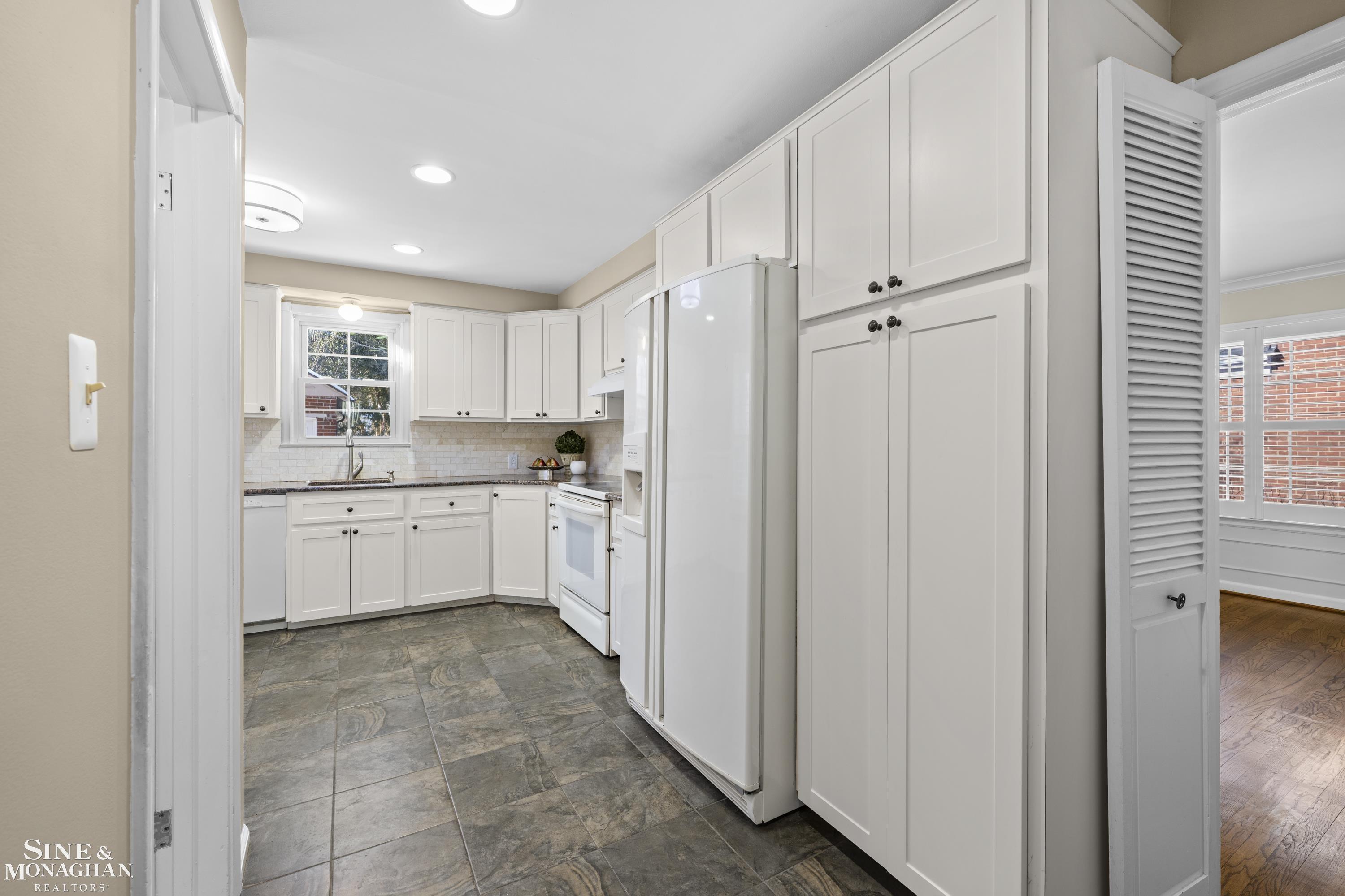 419 Maison Road Grosse Pointe Farms, MI 48236 - Photo 10 of 50