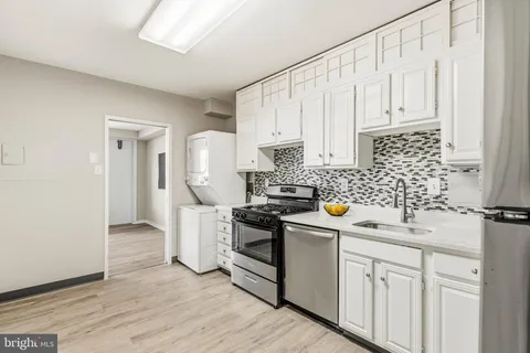 $289,900 | 3701 South George Mason Drive, Unit 916N, Falls Church, VA 22041