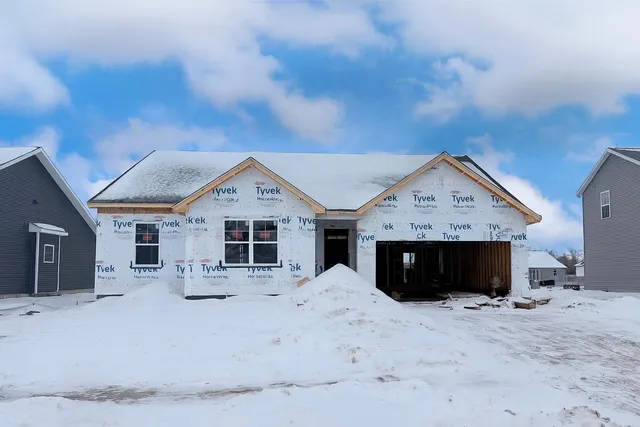 $449,990 | 1302 Evergreen Drive, Delavan, WI 53115